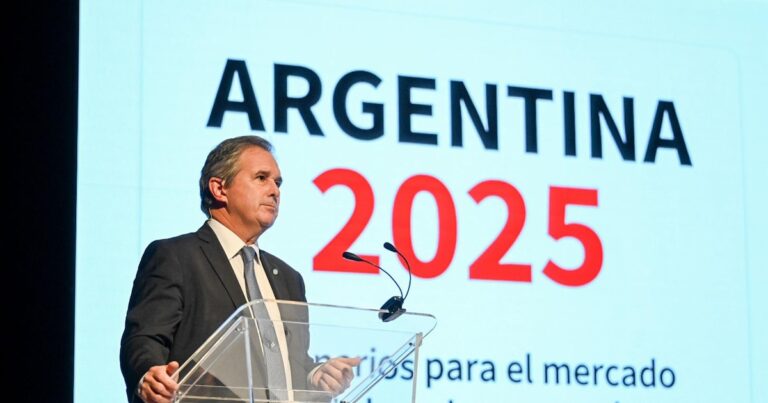 Un hombre de Caputo dijo que “no es una preocupación” la meta de reservas con el FMI y podrán alcanzarla sin compras en el mercado