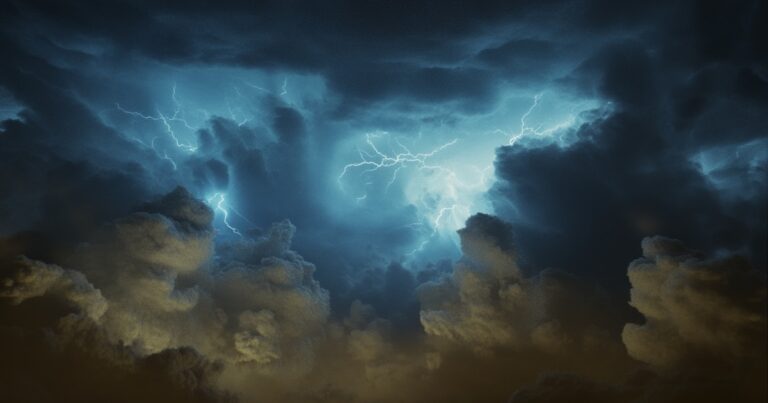 Por qué se produce la actividad eléctrica en las tormentas que generan rayos y granizo