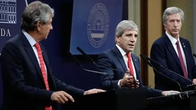 Dólares del colchón: ARCA exige adhesión provincial y amenaza con cortar información fiscal