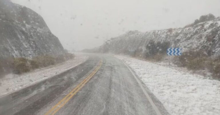 Llegó la primera nevada del año a las sierras de Córdoba, tras el avance de aire polar en gran parte del país