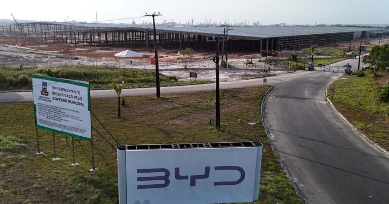 Fiscales brasileños demandaron a la china BYD por condiciones laborales esclavistas