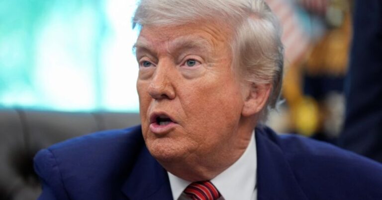 El Gobierno de Trump solicitó a la Corte Suprema su aval para continuar con las deportaciones de migrantes irregulares a terceros países