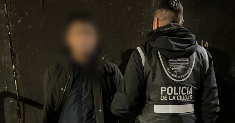 Detuvieron a un abusador con pedido de captura en la previa del partido entre River y Universitario en el Monumental