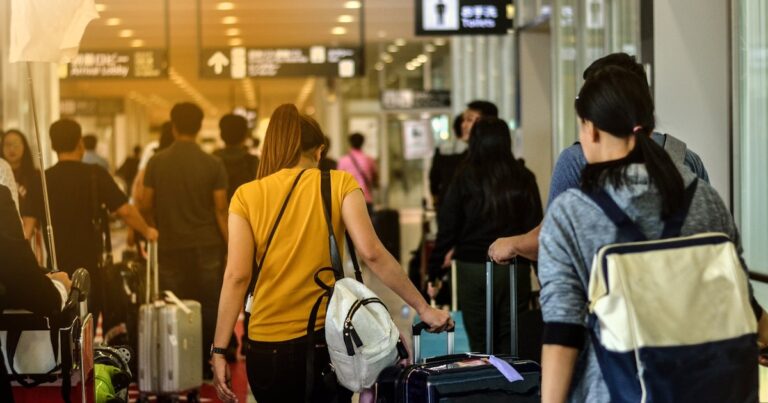 El encarecimiento en dólares de la Argentina impulsó un déficit turístico récord en el primer cuatrimestre