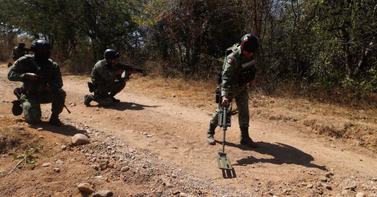Reportan muerte de seis militares tras explosión de narcomina en los límites de Jalisco y Michoacán