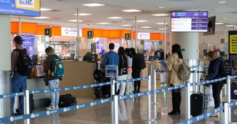 Ecuador pide no viajar a Venezuela por riesgo de detenciones arbitrarias