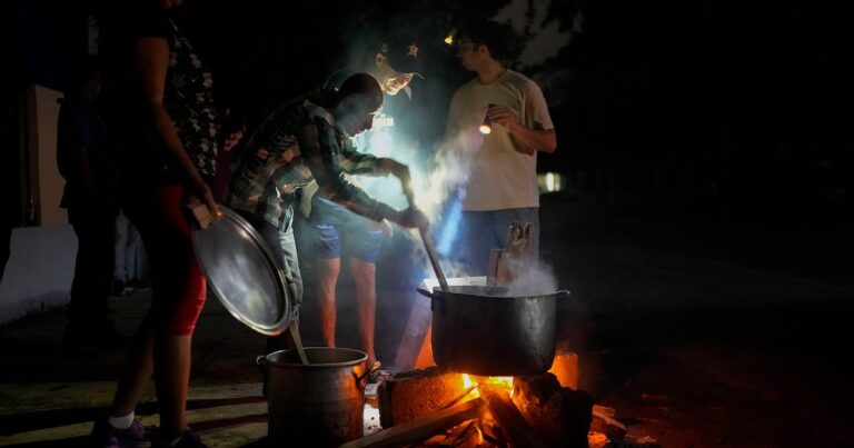 Apagones en Cuba: la dictadura racionaliza la energía y contempla solo cinco horas de electricidad por día en algunas zonas del país