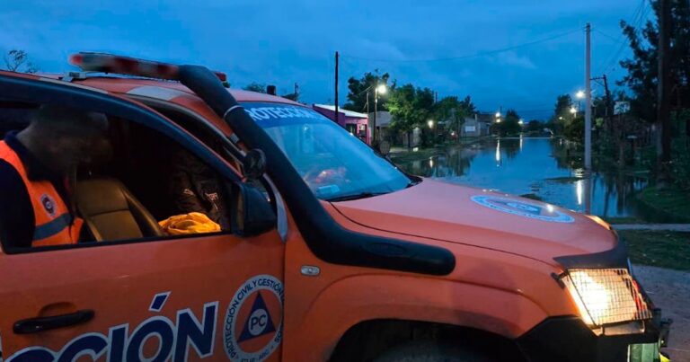 Santa Fe: tras el trágico temporal en Vera, bajó el agua, pero aún hay 75 personas evacuadas
