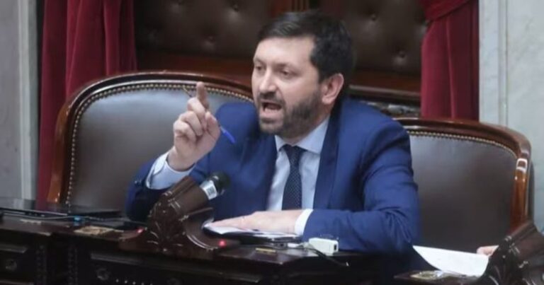 La SIDE libertaria: en cinco meses los gastos reservados de inteligencia aumentaron un 254%